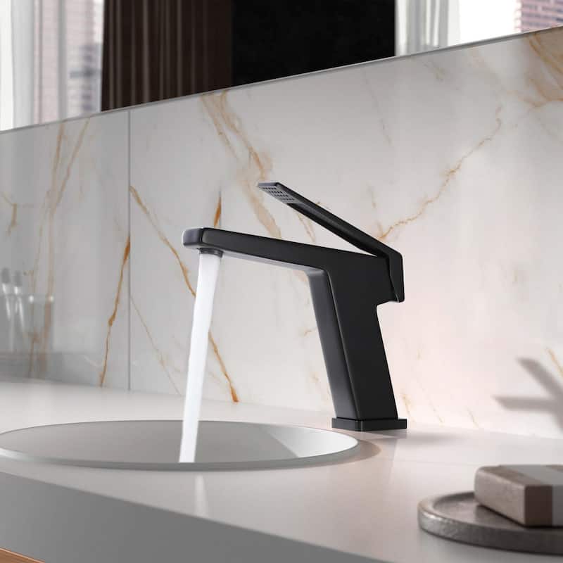 Solid Brass Single Hole Single-Handle Bathroom Sink Faucet