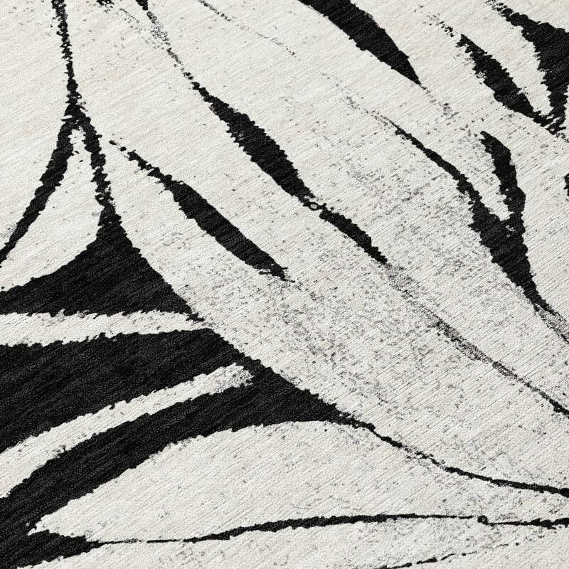 Machine Washable Indoor/ Outdoor Floral Chantille Rug