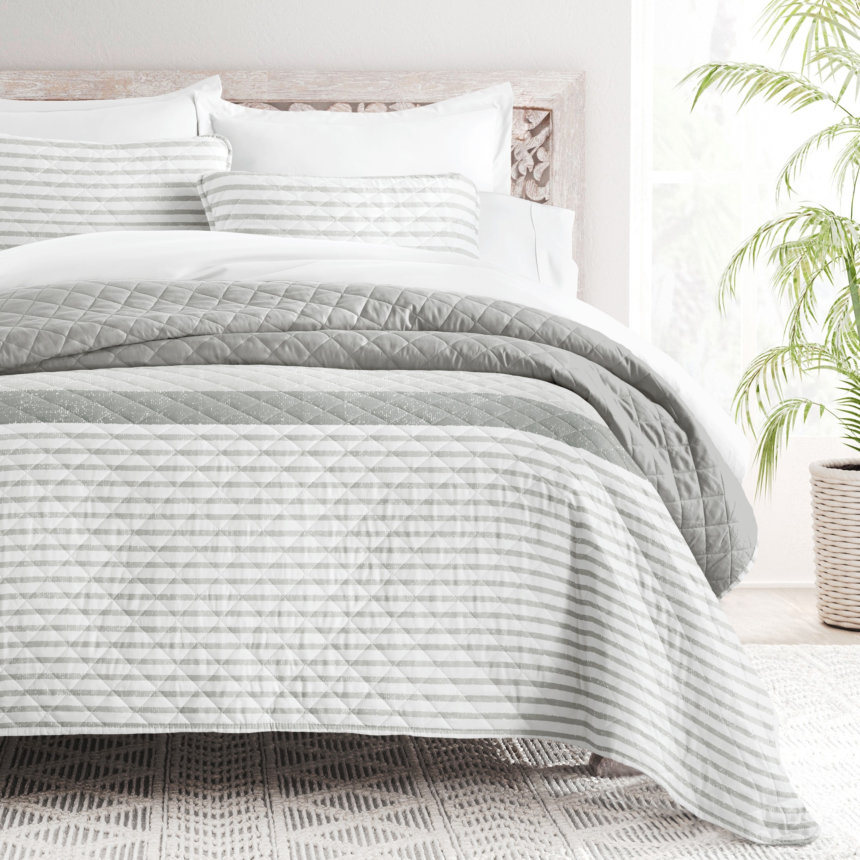 Becky Cameron All Season 3 Piece Summer Stripes Reversible Quilt Set with Shams