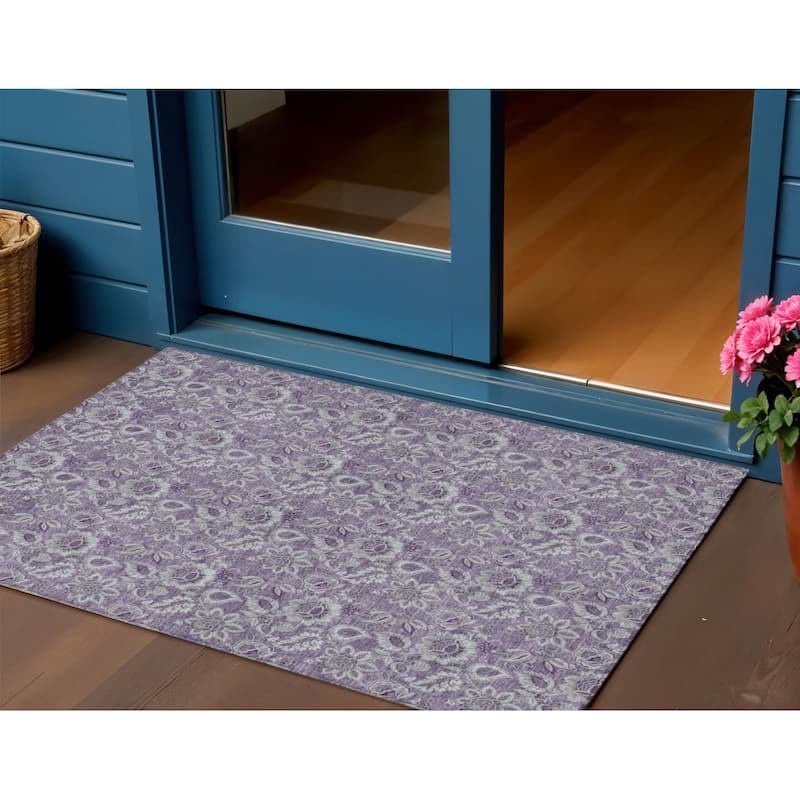 HomeRoots Floral Transitional Rectangle Outdoor Rug - 3' x 5'