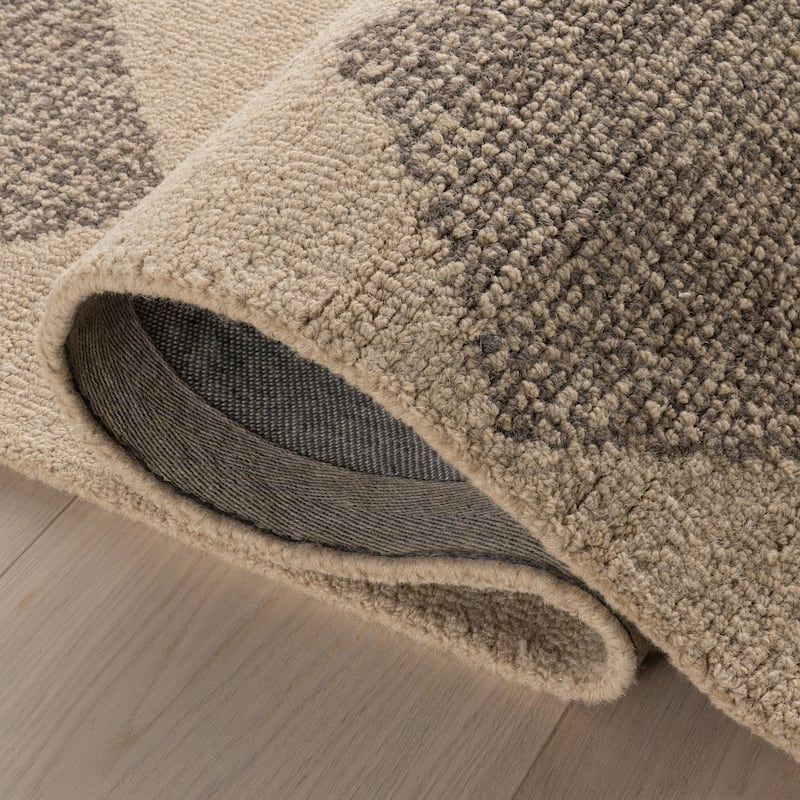 Nuloom Nivora Tufted Diamond Area Rug