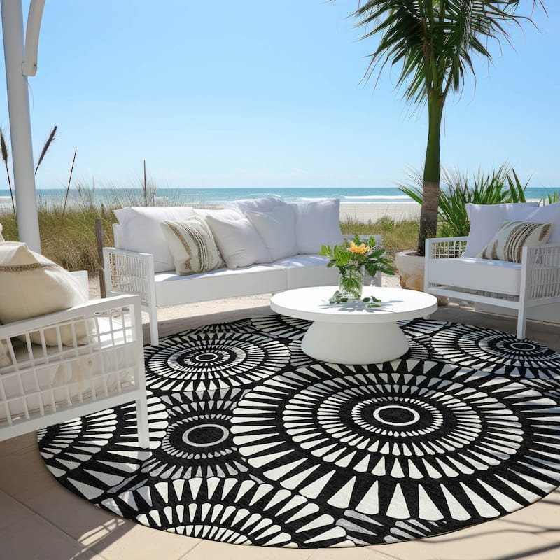 Machine Washable Indoor/ Outdoor Chantille Contemporary Burst Rug - Black - 8' x 8'
