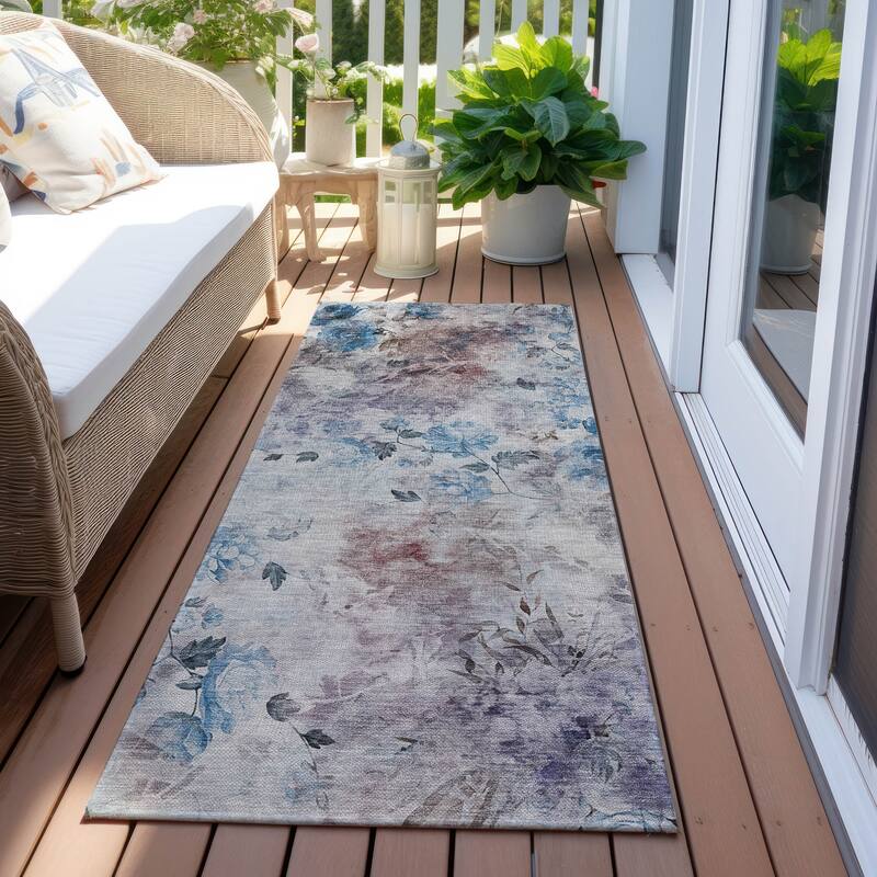 Machine Washable Indoor/ Outdoor Chantille Vanishing Floral Rug