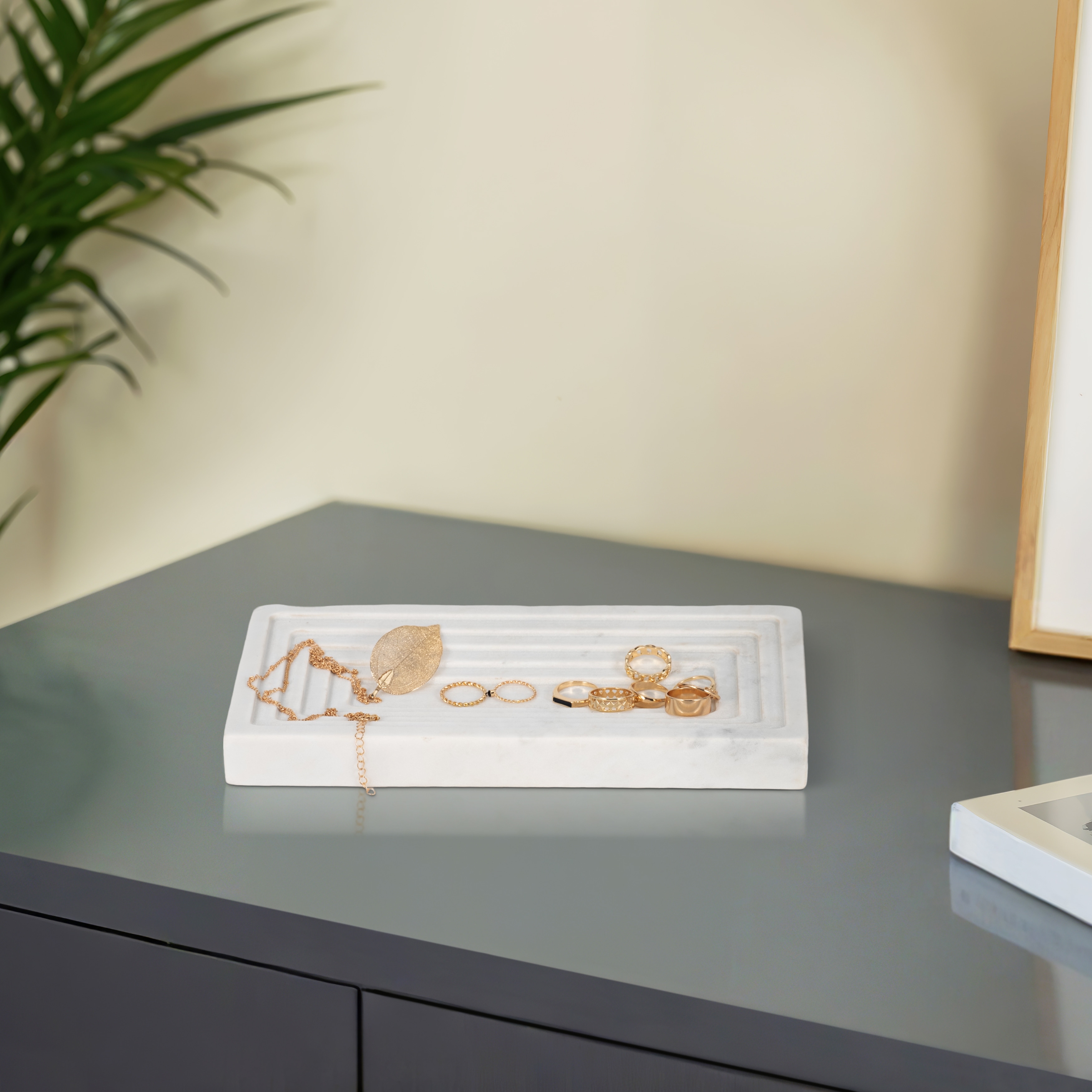 Sagebrook Home 10" Haci White Marble Tray, Rectangle - 10" x 5" x 1"