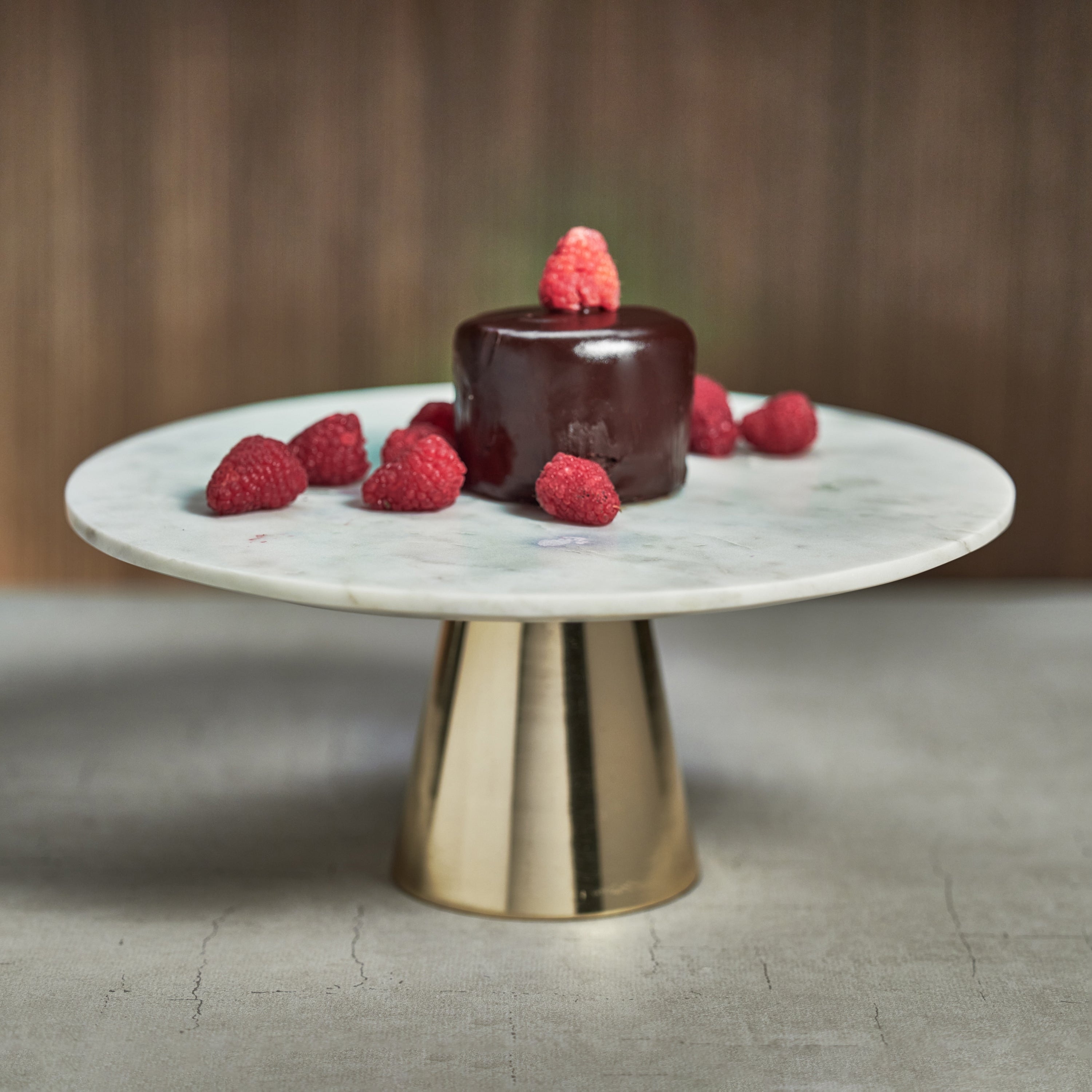 Ellie Marble Cake Stand on Metal Base