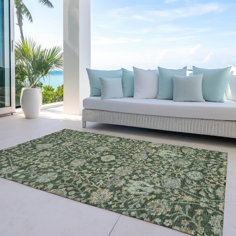 Machine Washable Indoor/ Outdoor Traditional Kashan Chantille Rug