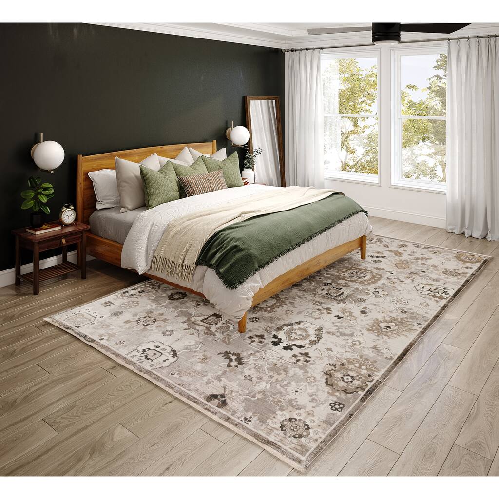 Nelson Traditional Distress Machine Made Rug