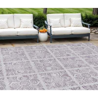 HomeRoots Medallion Transitional Rectangle Outdoor Rug