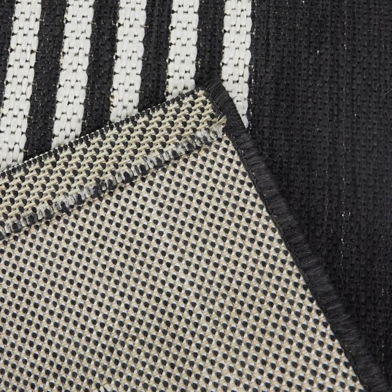 Swenson Modern Geometric Indoor/Outdoor Area Rug