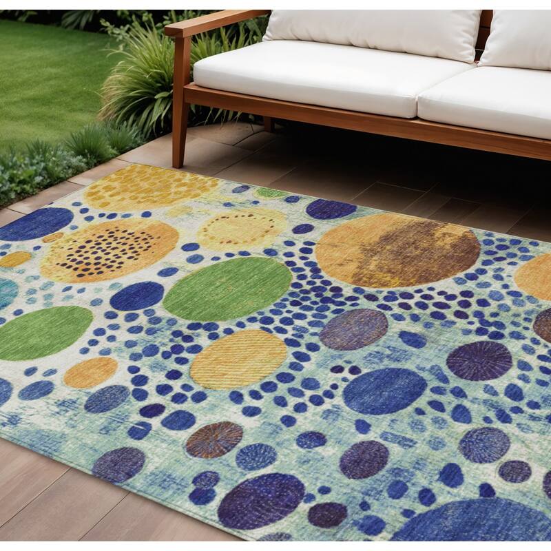 HomeRoots Geometric Transitional Rectangle Outdoor Rug - 8' X 10'