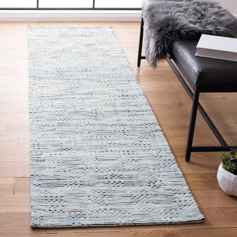 SAFAVIEH Handmade Marbella Miloslava Wool Rug - 2'3" x 8' Runner - Navy/Beige
