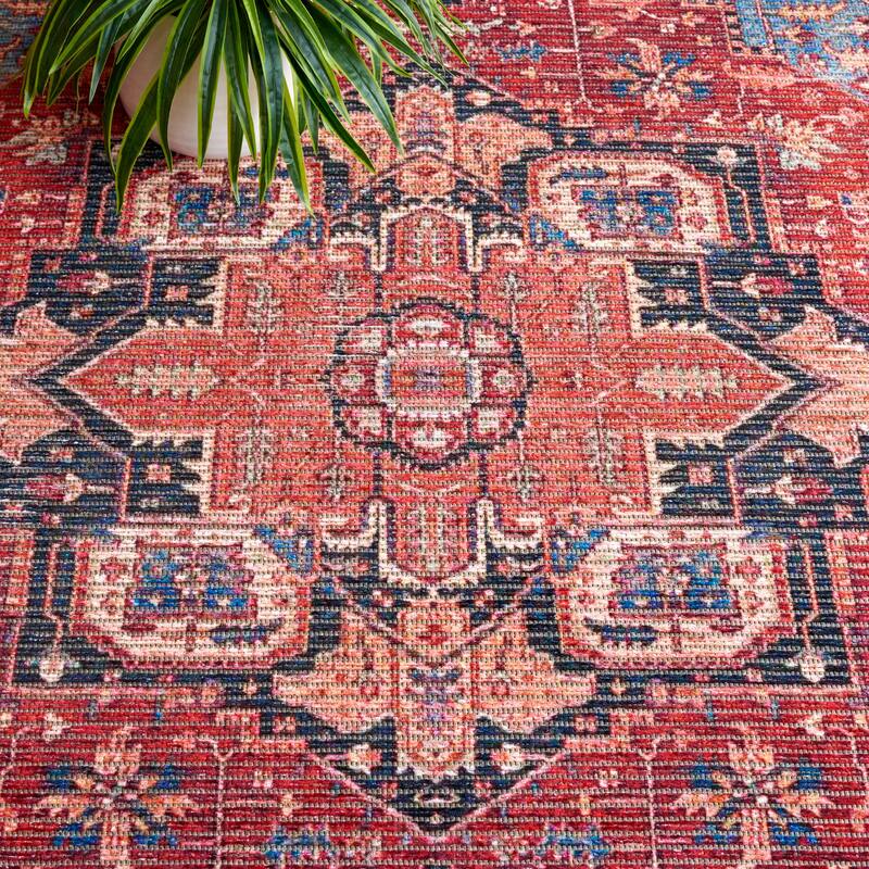 SAFAVIEH Serapi Machine Washable Slip Resistant Martina Rug