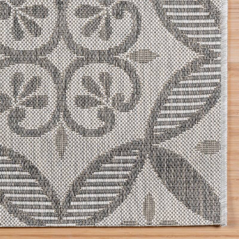 Gertmenian Solterra Bohemian Moroccan Global Weather Resistant Polypropylene Flatweave Indoor/ Outdoor Area Rug Collection