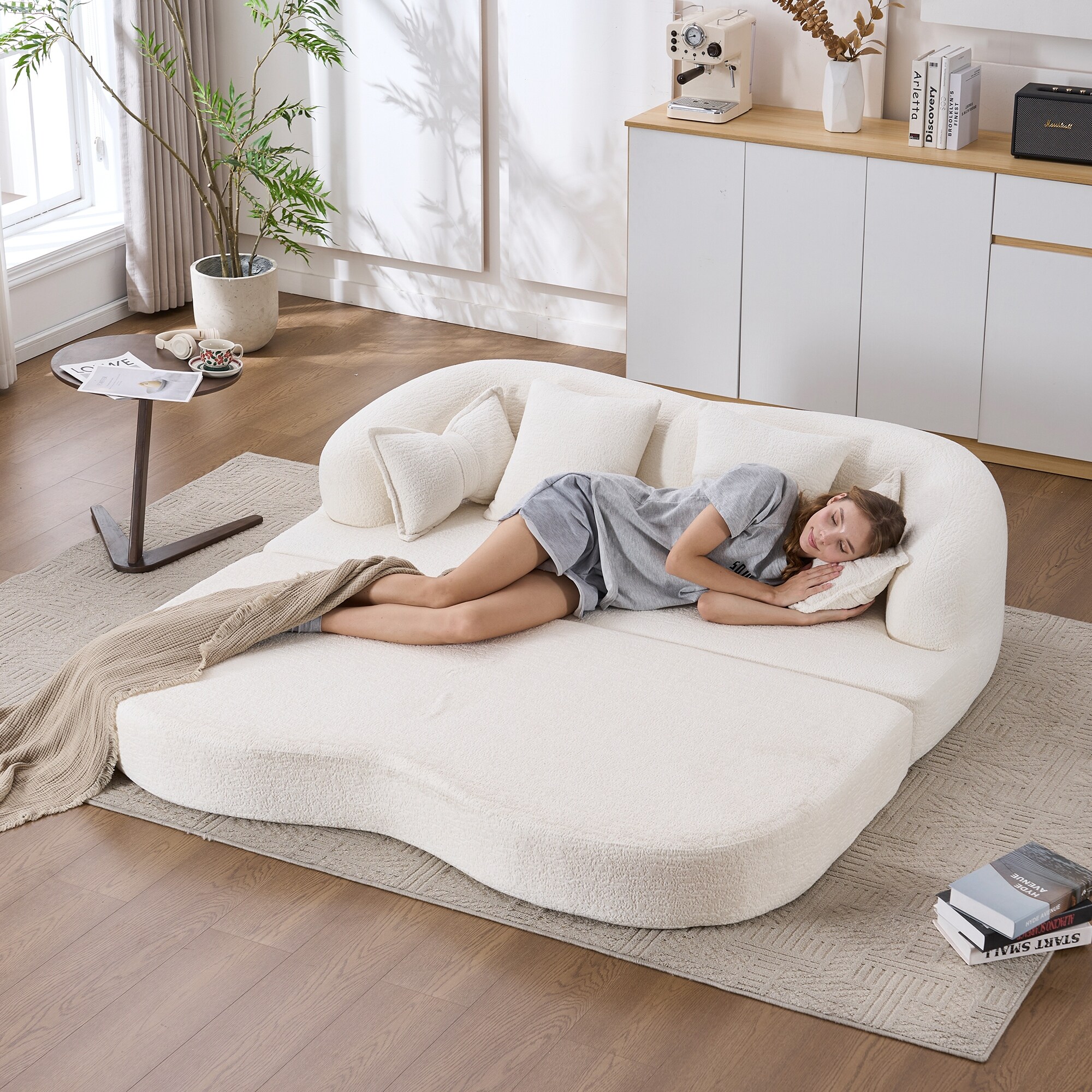 Modern 2-in-1 2-Seater Sofa Foldable Sofa Bed with 4 Pillows