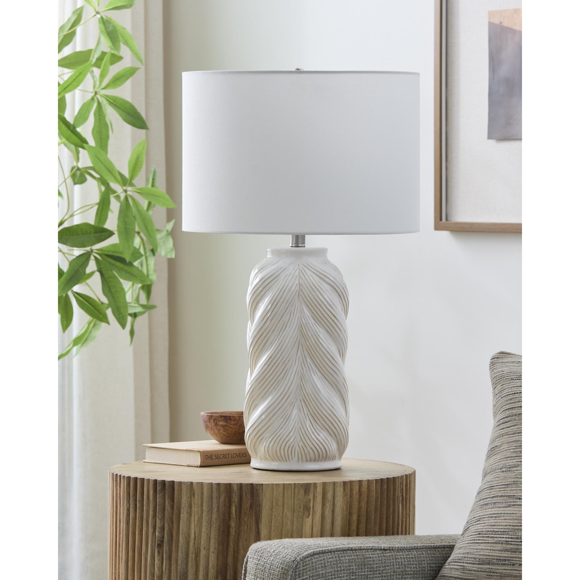 Livabliss Pescia Traditional Accent Table Lamp