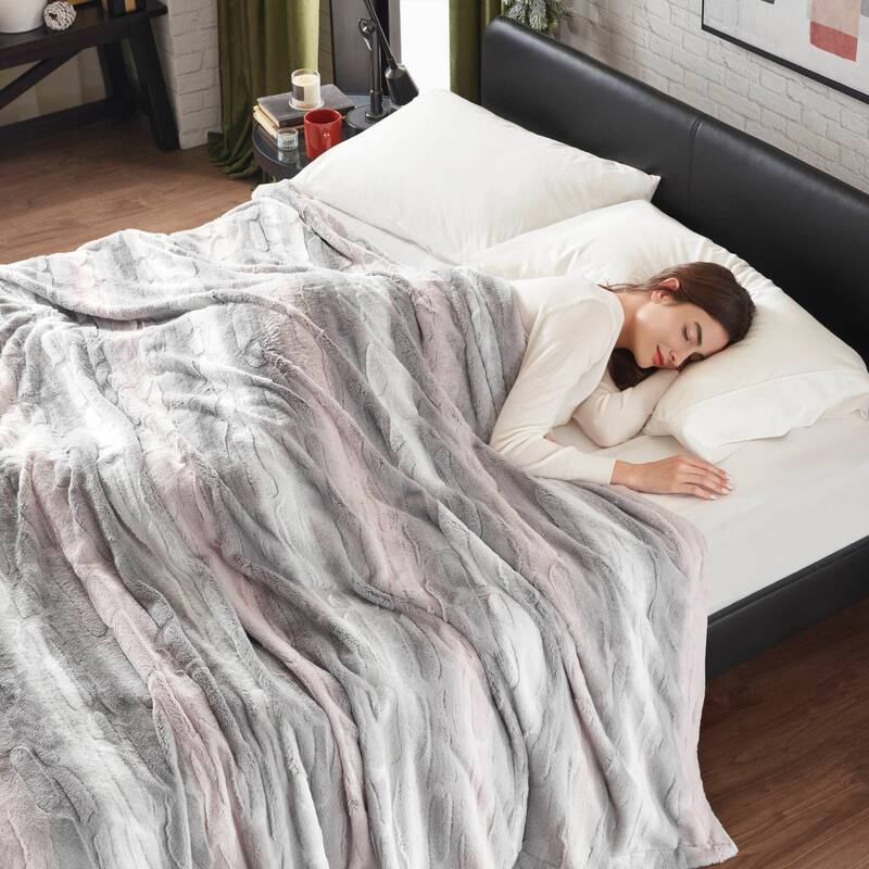 Madison Park Zuri Faux Fur Blanket