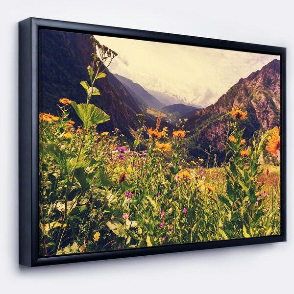 Designart 'Green Mountain Meadow with Flowers' Large Flower Framed ...