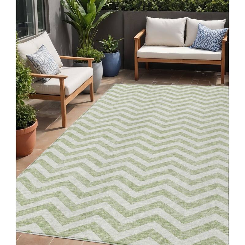 HomeRoots Chevron Transitional Rectangle Outdoor Rug - 5' X 8'