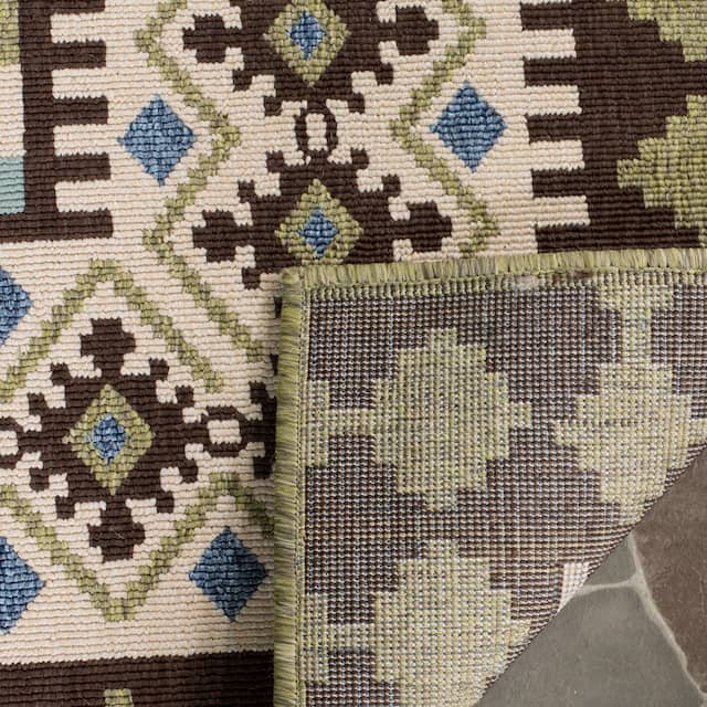SAFAVIEH Veranda Eyvor Indoor/ Outdoor Waterproof Patio Backyard Rug