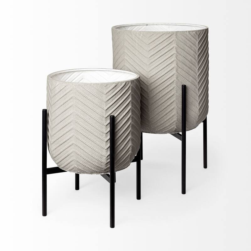 HomeRoots Set of Two Black Metal 20 Ounce Round Pot Planters - 15.35 in. x 24.80 in. x 15.35 in.