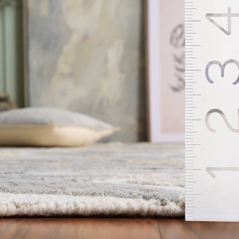 SAFAVIEH Handmade Jardin Yonca Wool Rug