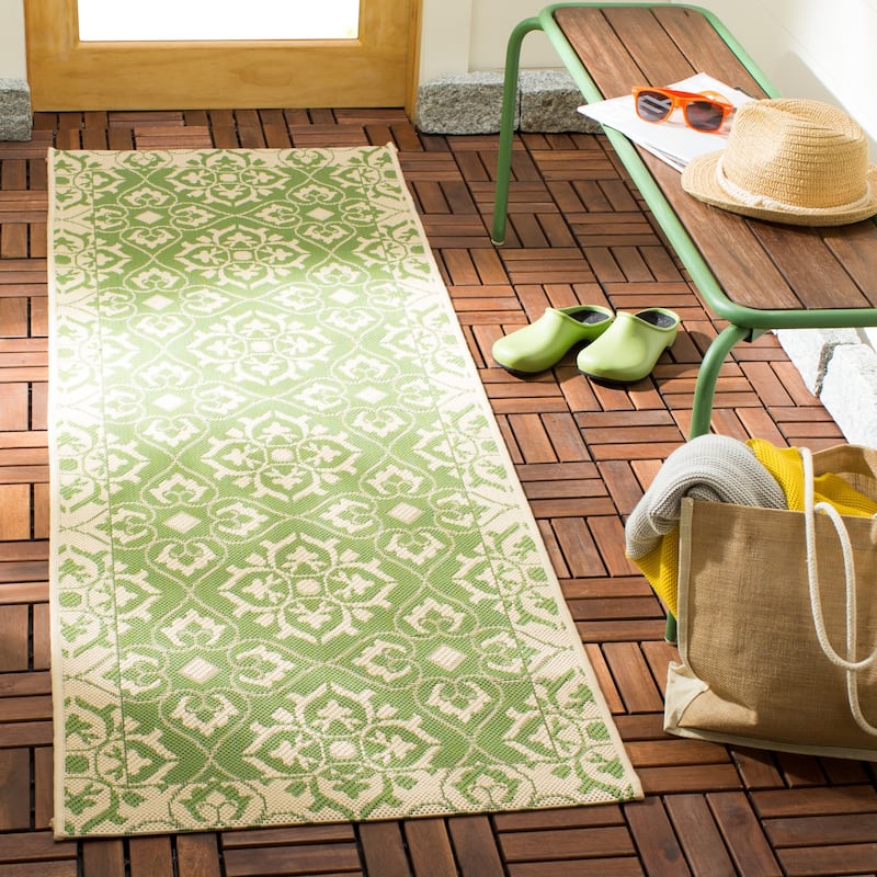 SAFAVIEH Courtyard Nejka Indoor/ Outdoor Waterproof Patio Backyard Rug - 2'3" x 6'7" Runner - Green/Creme