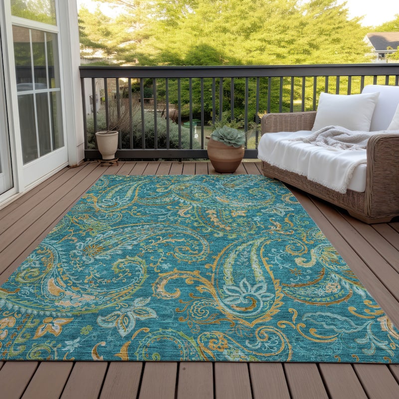 Machine Washable Indoor/ Outdoor Paisley Chantille Rug