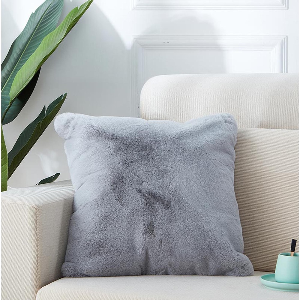 https://ak1.ostkcdn.com/images/products/is/images/direct/2659fa6b33c62f6688d9a1b72db4b1a72718eb17/18-inch-Square-luxury-Fur-Throw-Pillow.jpg