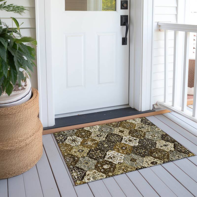 Machine Washable Indoor/ Outdoor Traditional Panel Chantille Rug - Brown - 1'8" x 2'6"