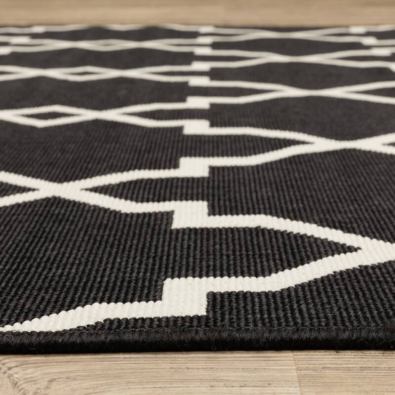 Style Haven Marianna Ornate Lattice Black/ Off-White Loop Pile Indoor Outdoor Area Rug