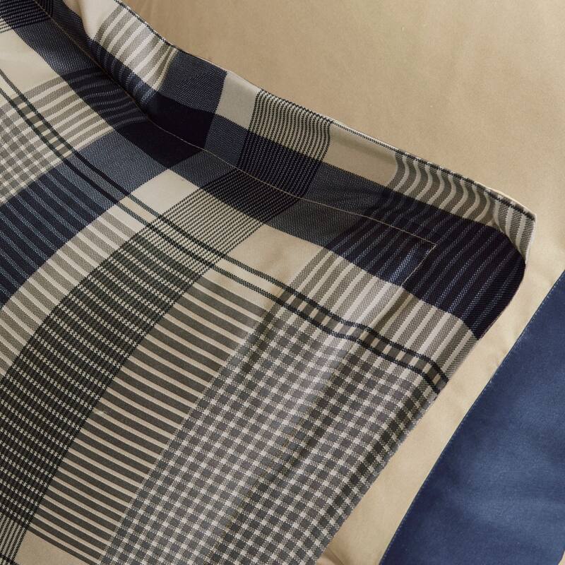 Intelligent Design Roger Plaid Comforter Set with Bed Sheets