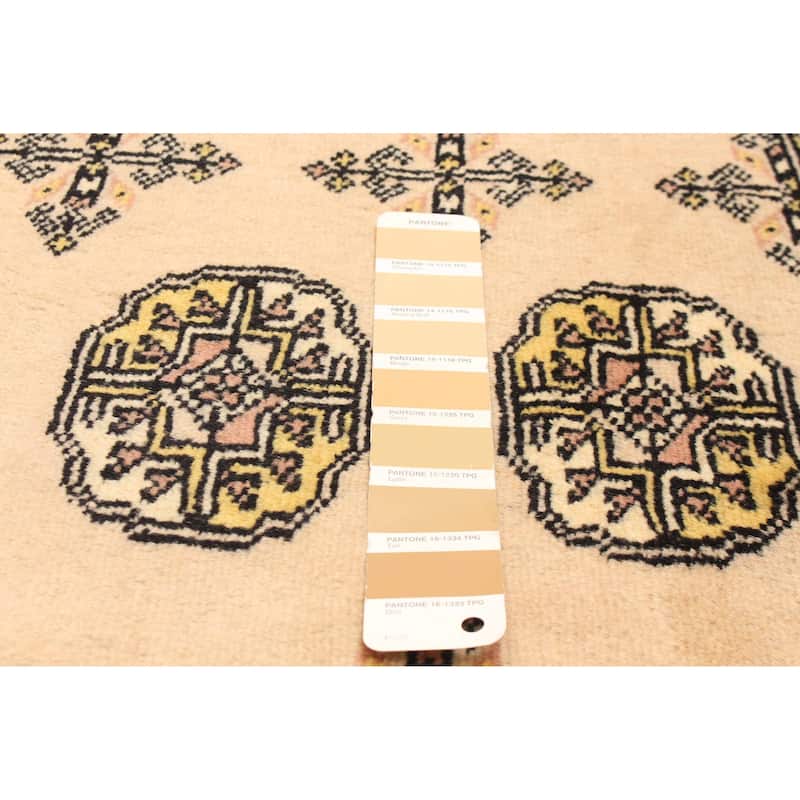 ECARPETGALLERY Hand-knotted Peshawar Bokhara Beige Wool Rug - 3'2 x 5'1
