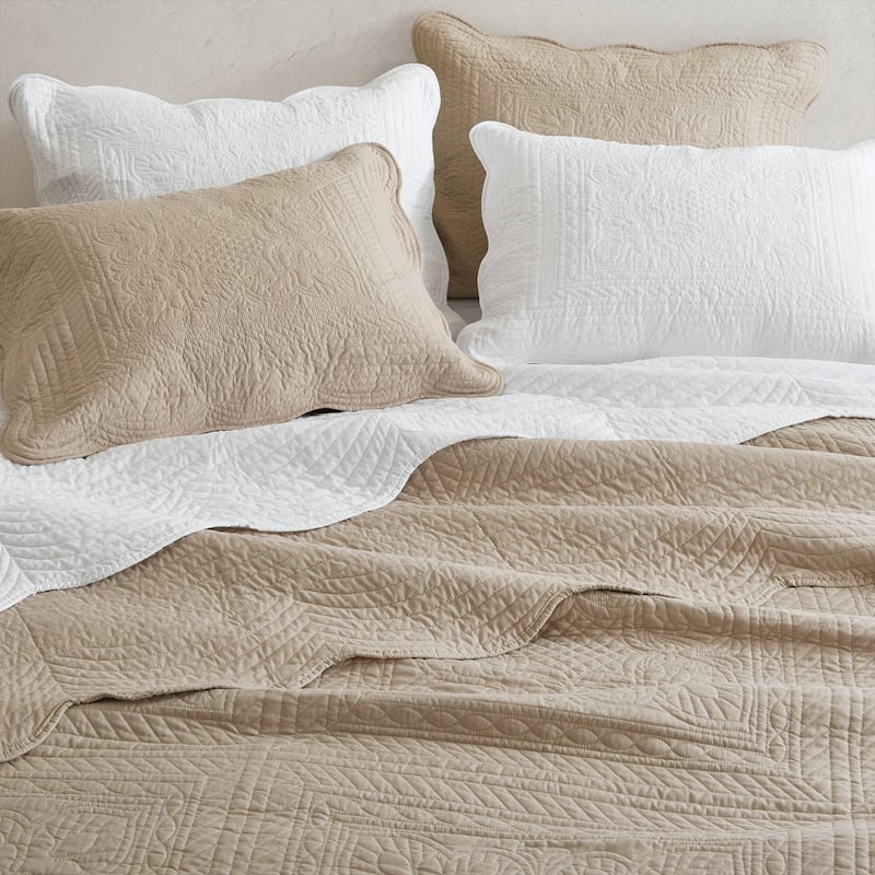 Madison Park Marino 3 Piece Reversible Scalloped Edge Quilt Set