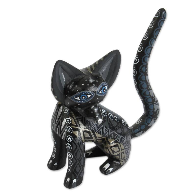 NOVICA Handmade Black Fox Wood Alebrije Figurine - 5.5" L x 5.3" W x 2.4" H