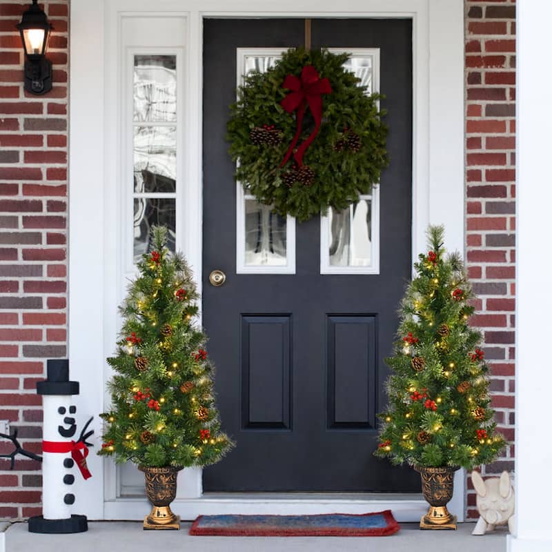 Costway 3/4/5 ft Pre-Lit Christmas Entrance Tree In Urn with 40/60/100