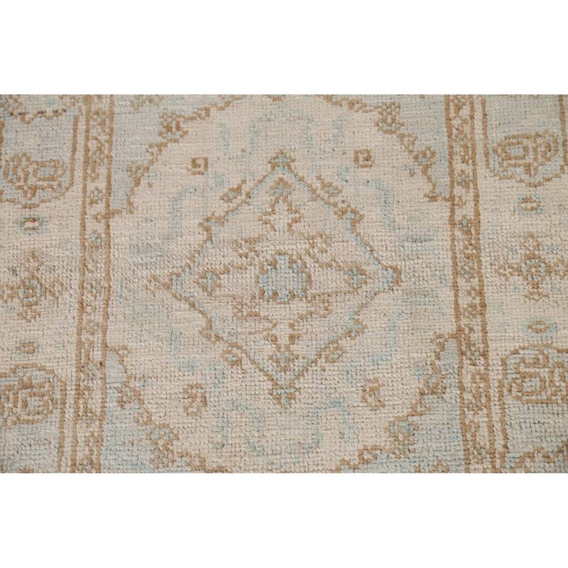 Hand Knotted Oriental 100% Wool Carpet Transitional Medallion Beige & Ivories Oushak Area Rug - 2' 11'' X 2' 0''