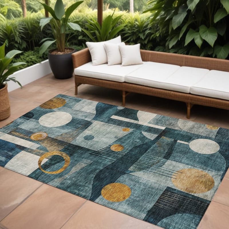 HomeRoots Geometric Transitional Rectangle Outdoor Rug - 9' X 12'