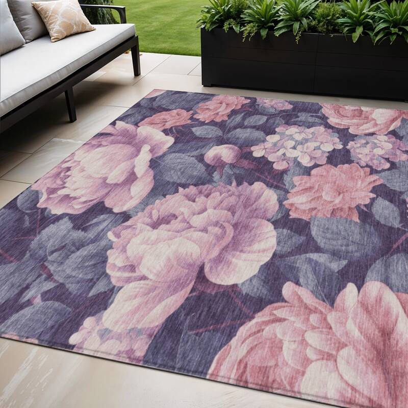 HomeRoots Floral Transitional Rectangle Outdoor Rug - Grey/Pink - 5' X 8'