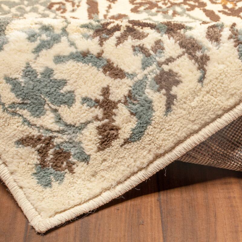 Superior Designer Araya Traditional Area Rug