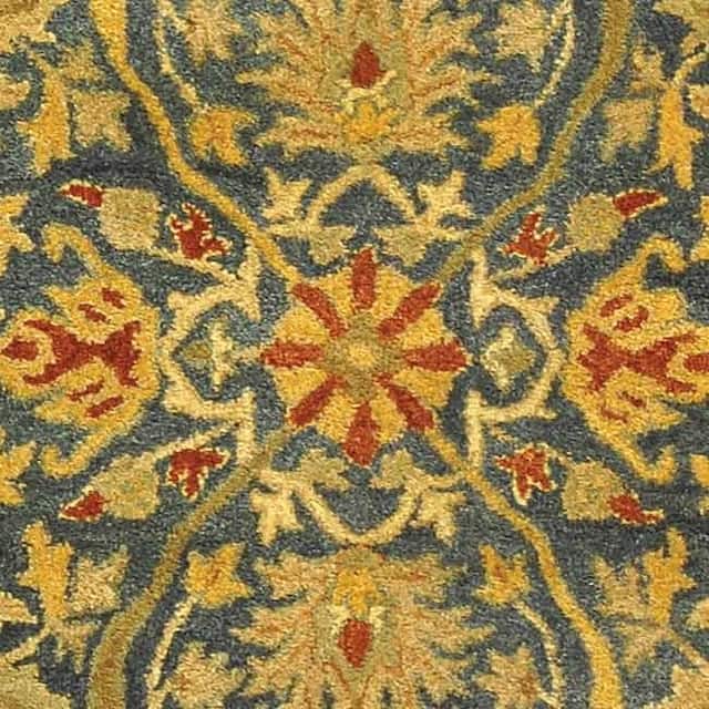 SAFAVIEH Handmade Antiquity Izora Traditional Oriental Wool Rug