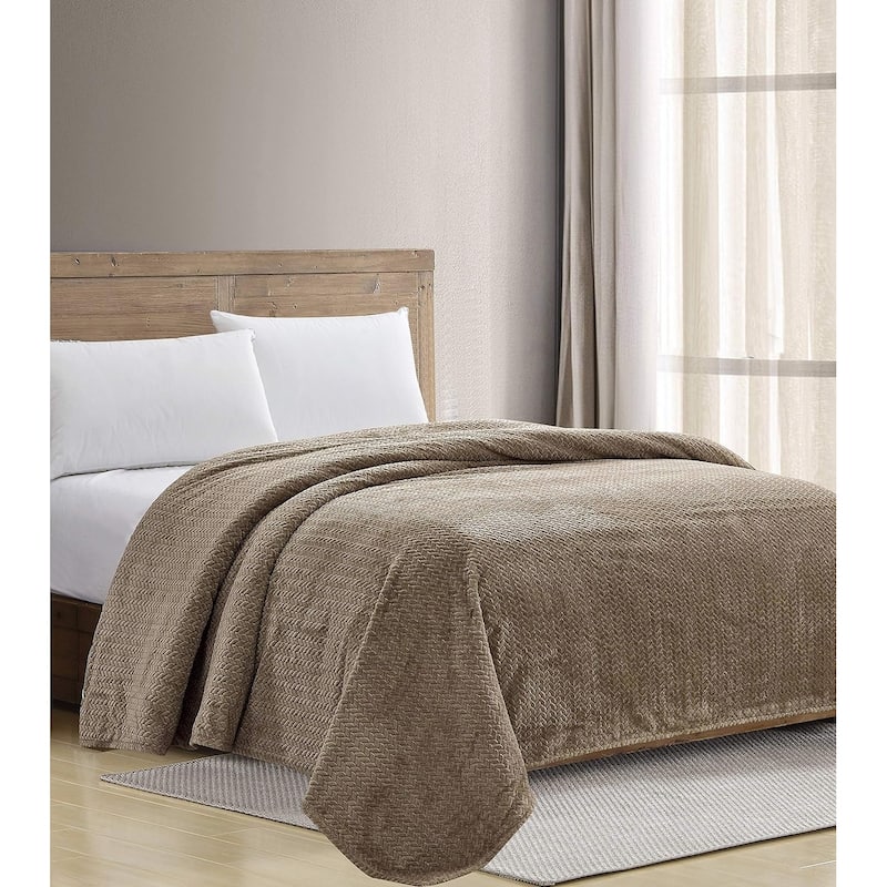 Noble House by Décor&More Extra Heavy and Plush Queen Size Chevron Braided Blanket (90" x 90") - Taupe