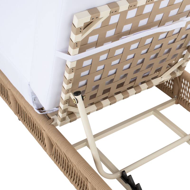 SAFAVIEH Outdoor Tinna Sun Lounger - 75"W x 25"D x 13"H
