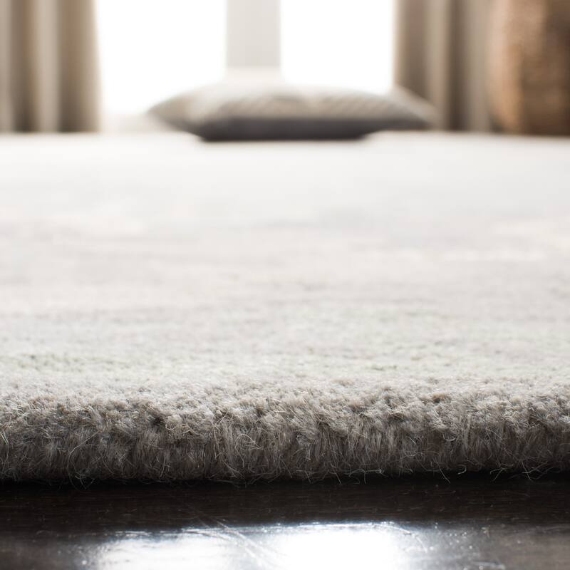 SAFAVIEH Handmade Jardin Sieglinde Country Paisley Wool Rug