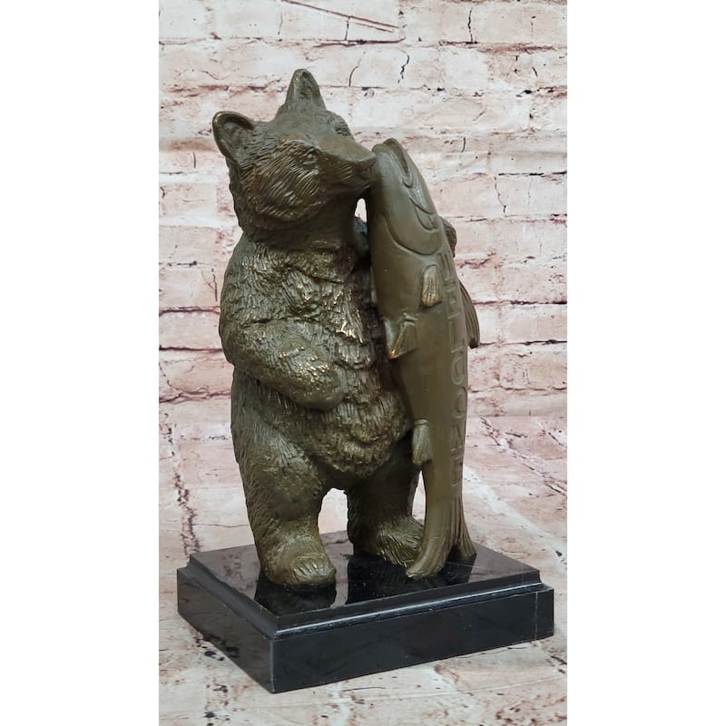 Bronze Bear Welcome Statue – Bear With Imitative Fish Cabin Decor