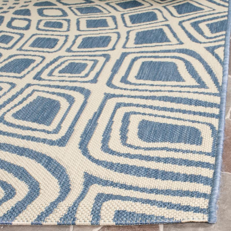 SAFAVIEH Courtyard Marylyn Indoor/ Outdoor Waterproof Patio Backyard Rug