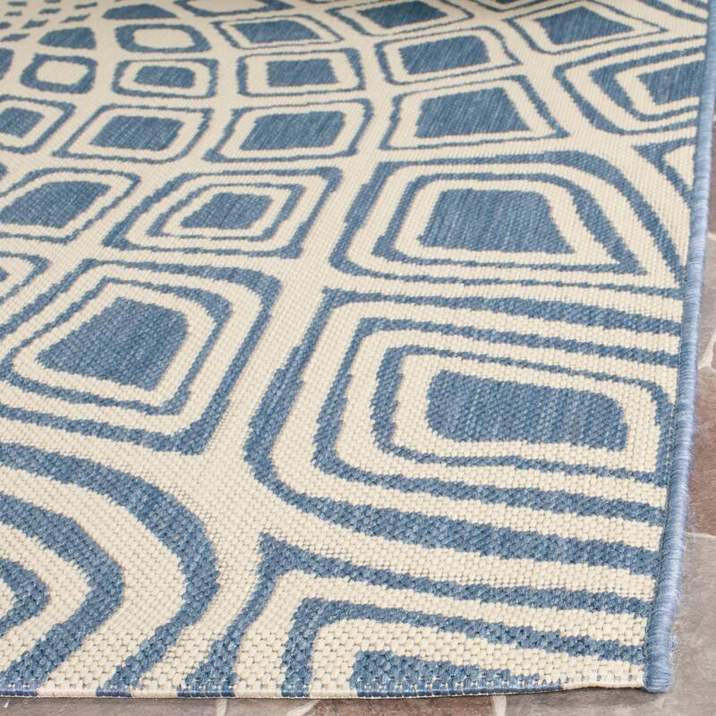 SAFAVIEH Courtyard Misako Indoor/ Outdoor Waterproof Patio Backyard Rug