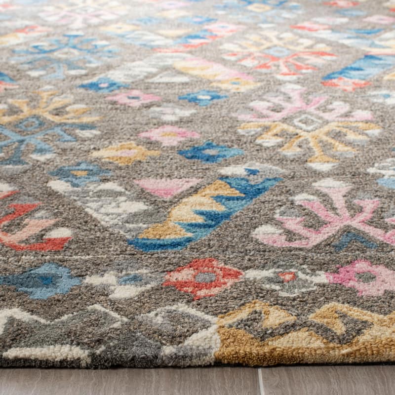 SAFAVIEH, Handmade Micro-Loop Anastazie Wool Rug