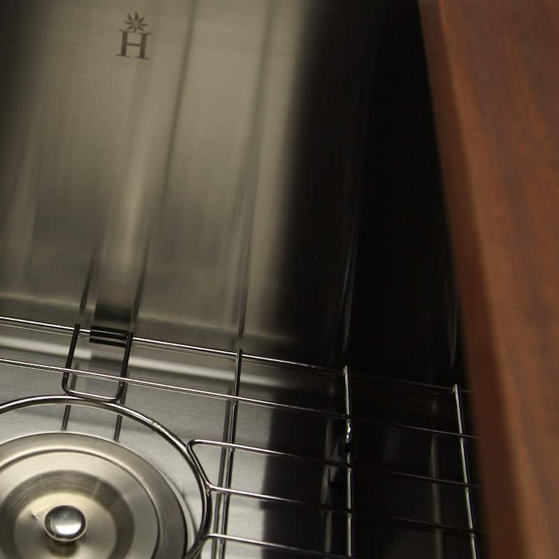 31-inch Workstation Undermount Stainless Steel Kitchen Sink - 31x 19 x 10 inches - 31x 19 x 10 inches