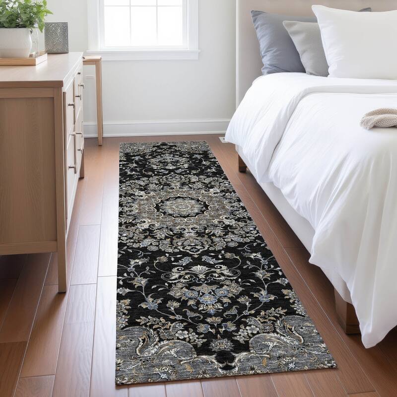 Machine Washable Indoor/ Outdoor Traditional Niko Chantille Rug