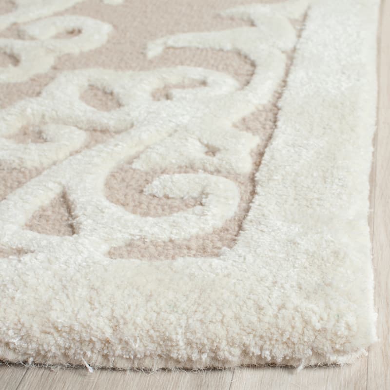 SAFAVIEH Handmade Bella Marilyne Modern Floral Wool Rug